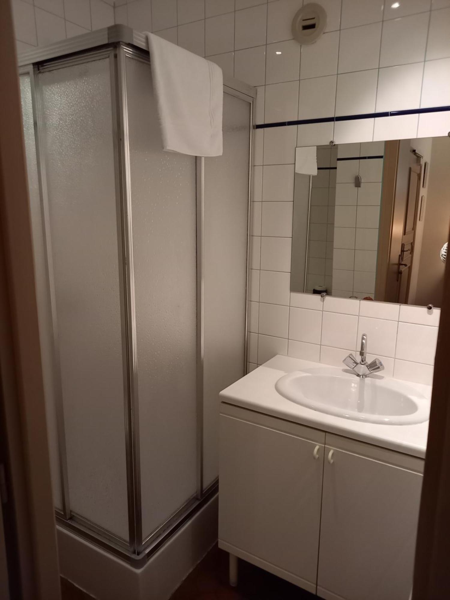 De La Halle Hotel *