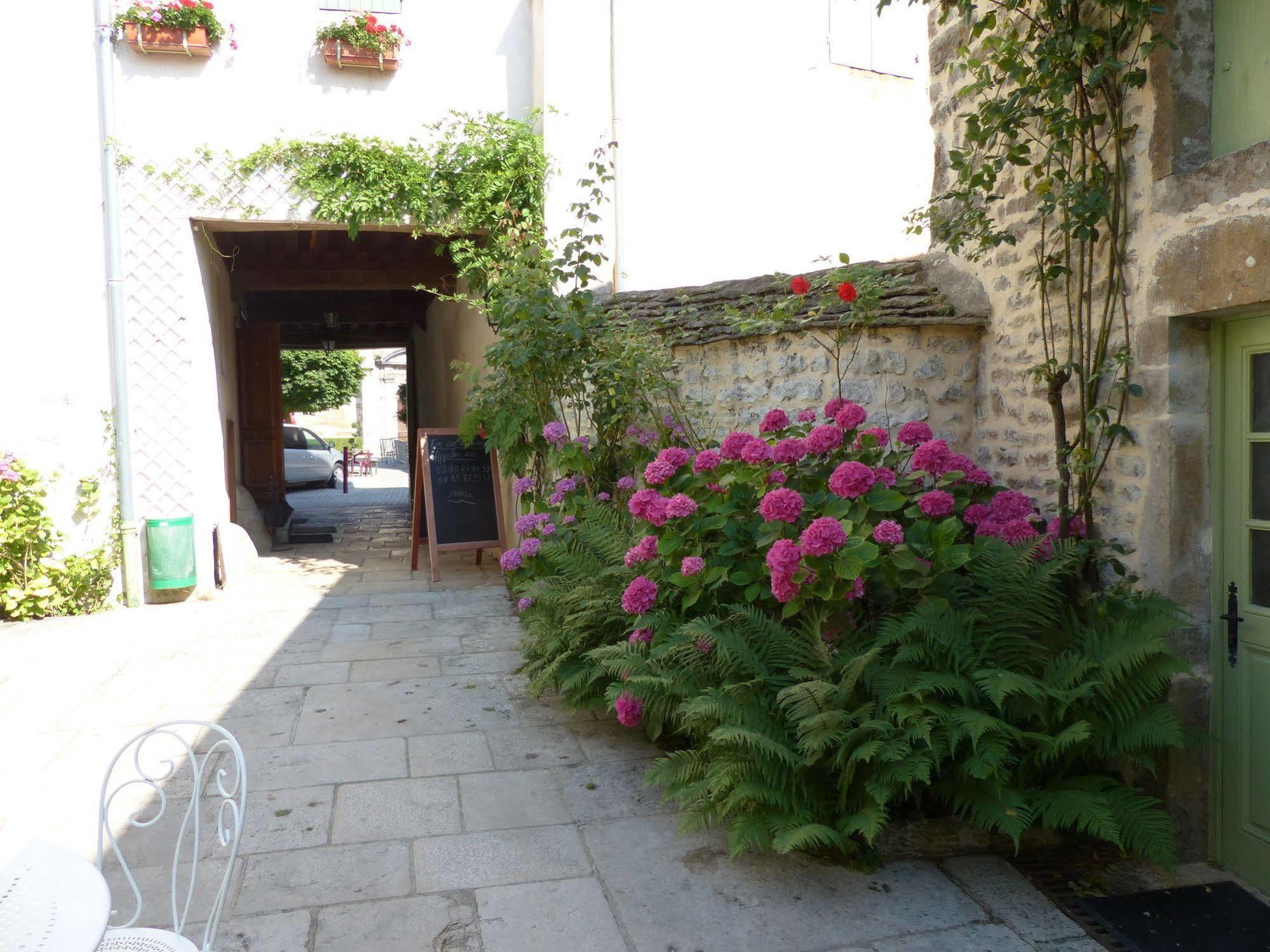 De La Halle Hotel *